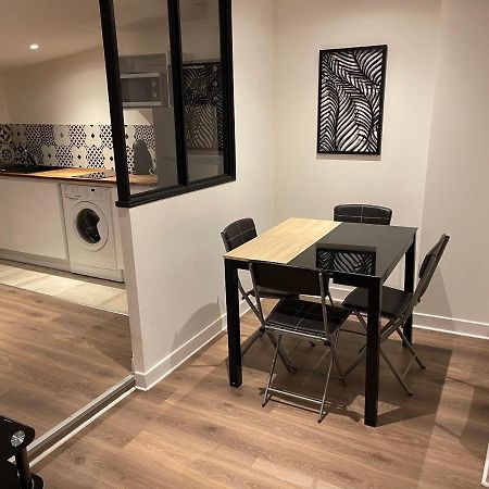 Le Black & White, Hyper Centre - Paisible- Wifi Hd- Netflix- Proche Gare -Ideal Couple Et Business Niort Ngoại thất bức ảnh